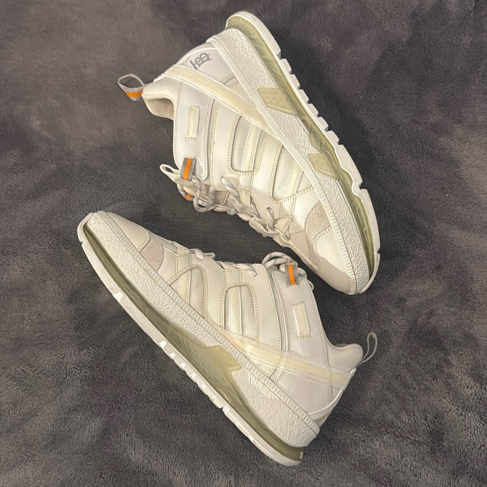 Women’s Burberry sneakers - Picture 1 of 4